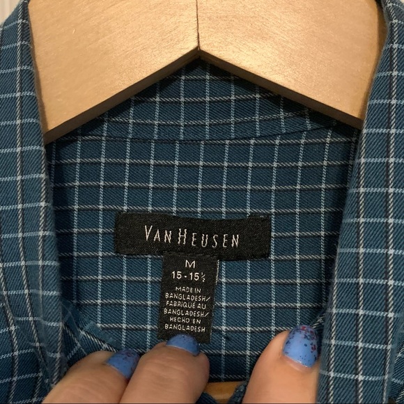 Bundle of 2 Button Down Collared Shirts Van Heusen Chaps Size Medium - Picture 10 of 11